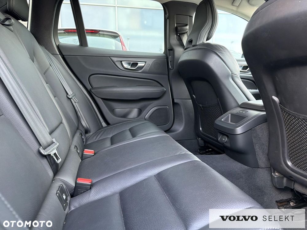 Volvo V60 Cross Country - 15