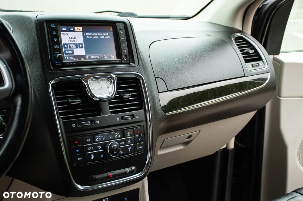 Lancia Voyager 3.6 Platinum - 33