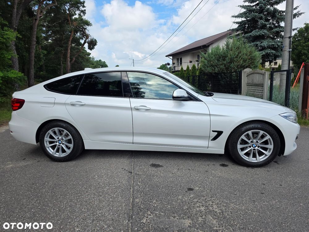 BMW Seria 3 318d DPF - 8