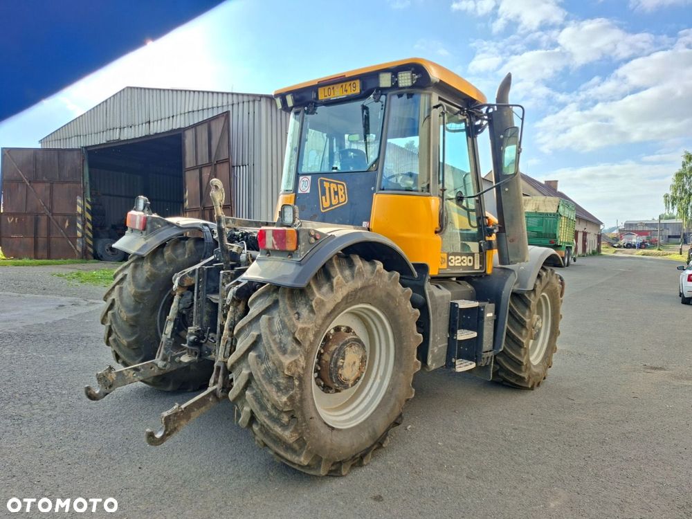 JCB Fastrac 3230 4X4 - 5
