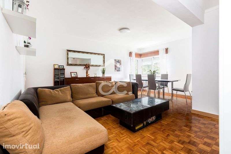 T2 remodelado Queluz-Belas - Grande imagem: 2/11