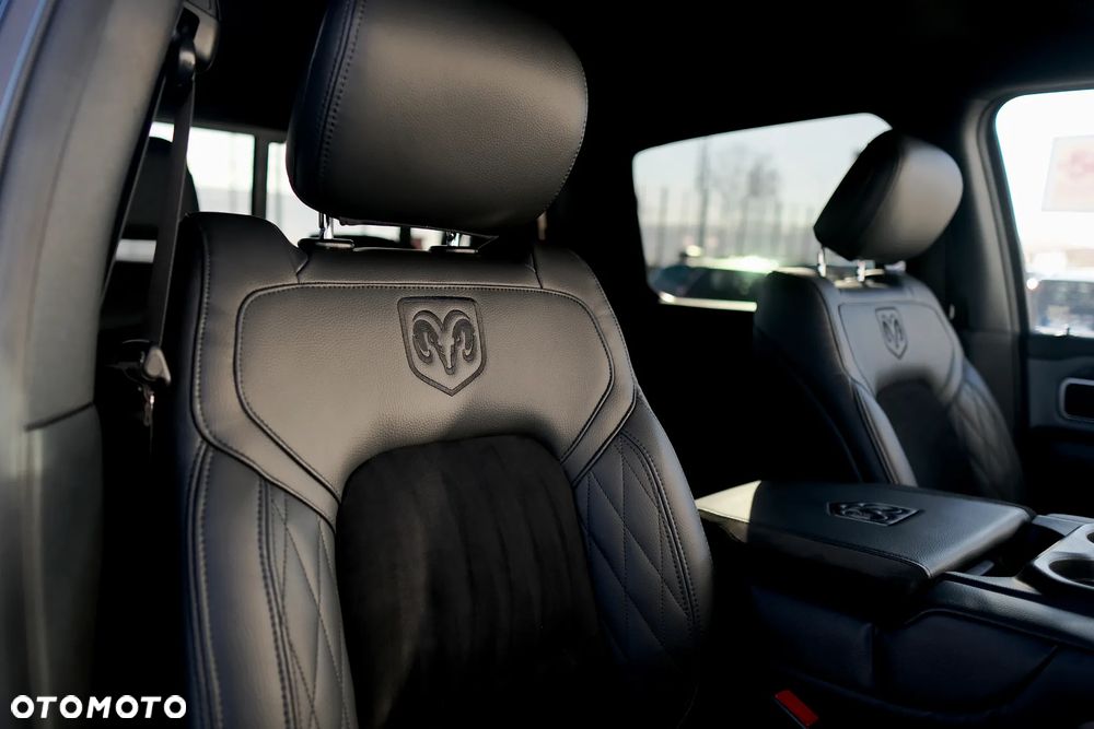 RAM 1500 5.7 Crew Cab Shortbed Bighorn Chrome - 24