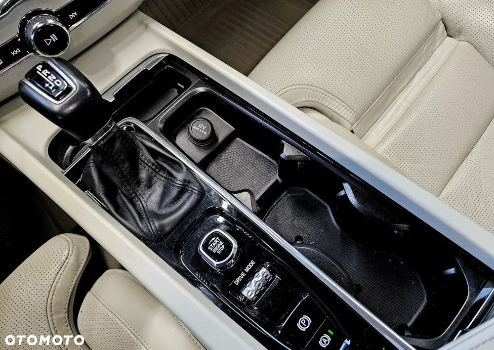 Volvo XC 60 D5 AWD Inscription - 21