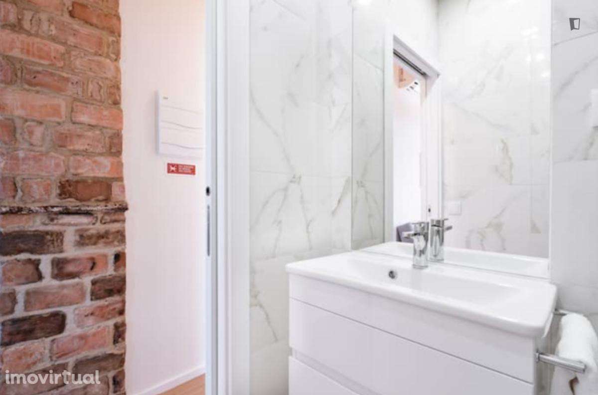 Apartamento com 1 quartos - localizado em Lordelo do Ouro Porto - Grande imagem: 4/14