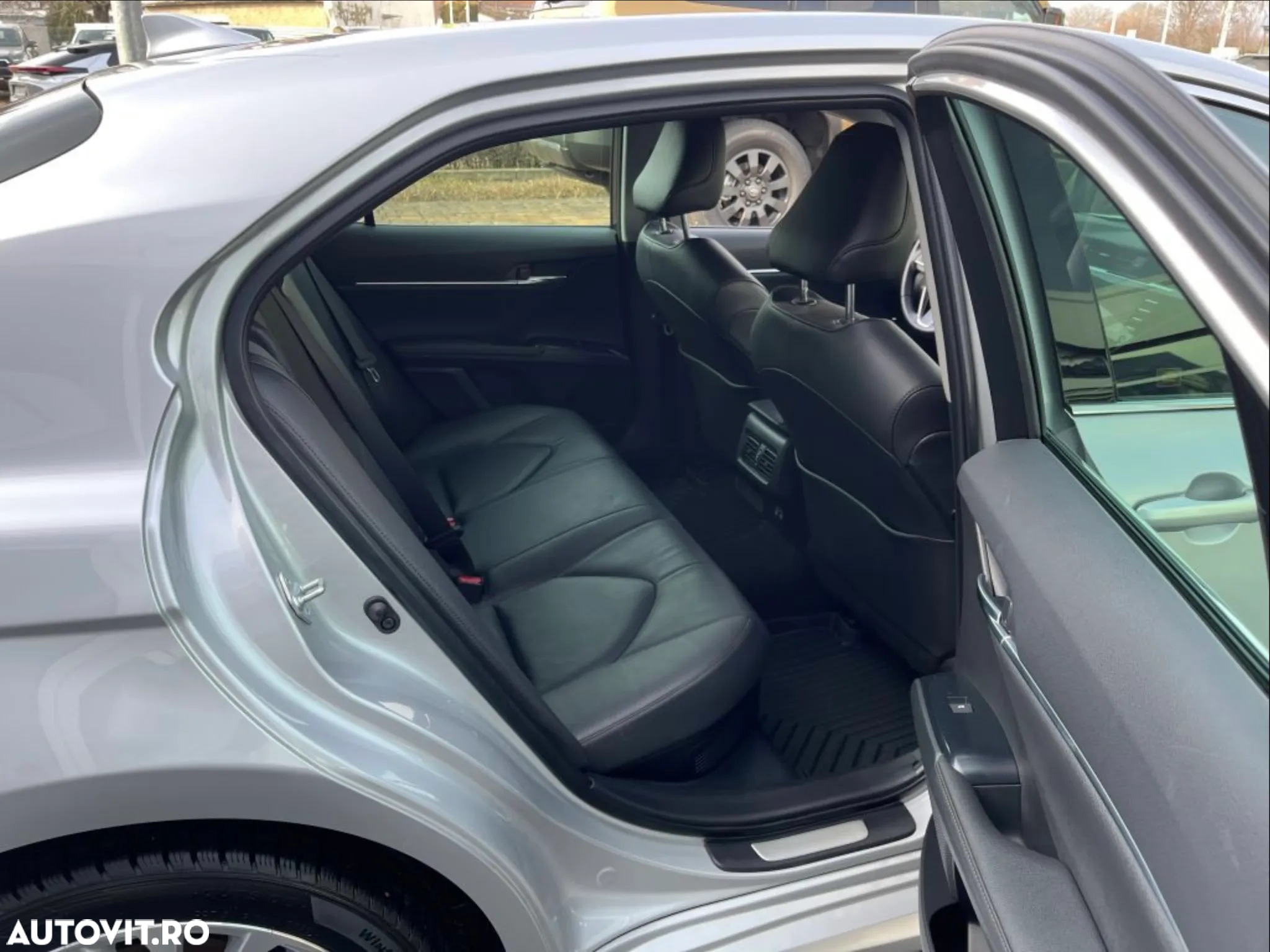 Toyota Camry 2.5 HEV Executive - 8