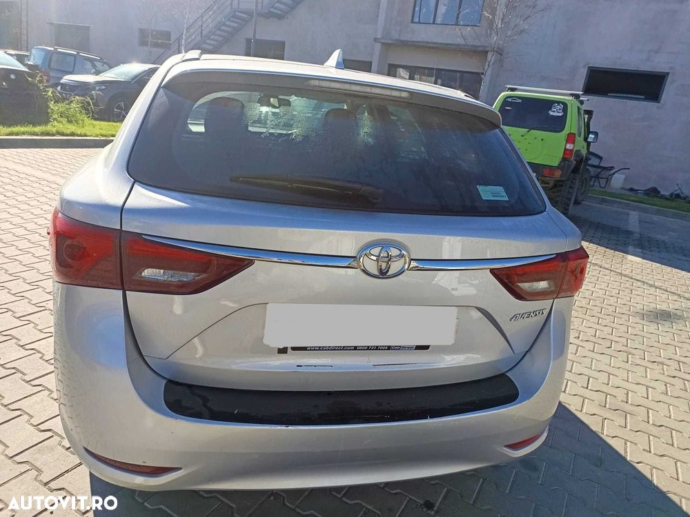 Haion dezechipat Toyota Avensis 2017 Break - 1