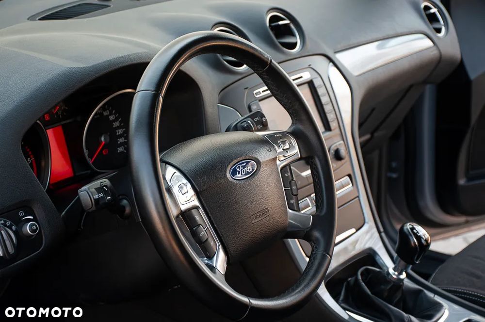 Ford Mondeo 2.0 TDCi Champions Edition - 24