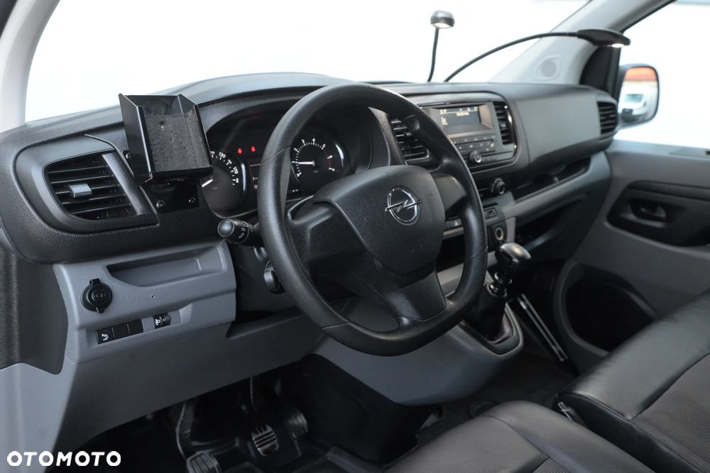 Opel Vivaro - 8