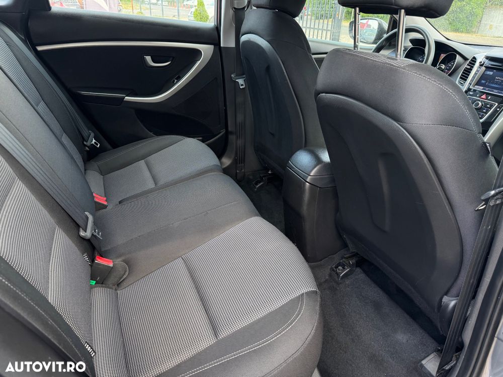 Hyundai i30 1.4 blue Comfort - 13