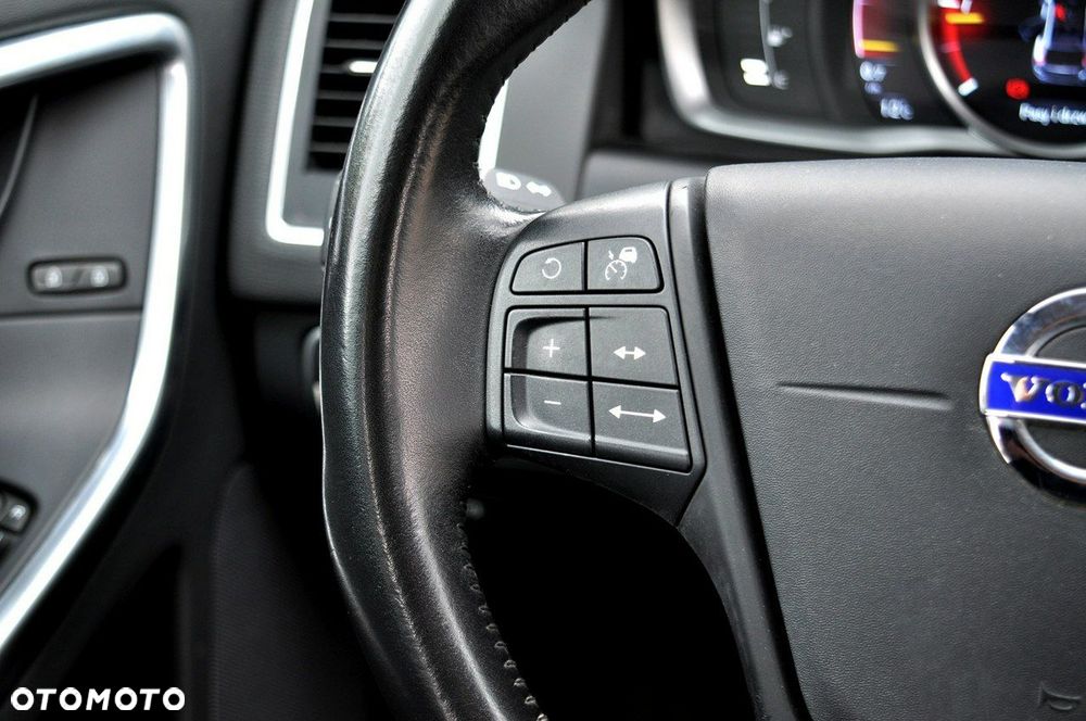 Volvo XC 60 D3 Momentum - 16