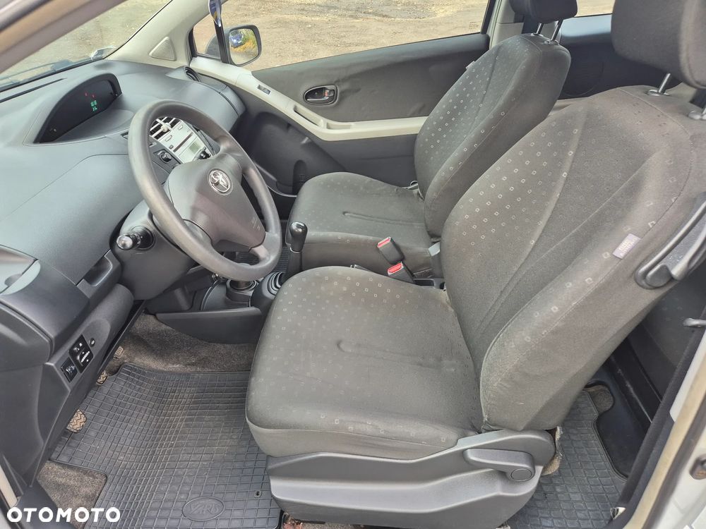 Toyota Yaris 1.0 Luna - 12