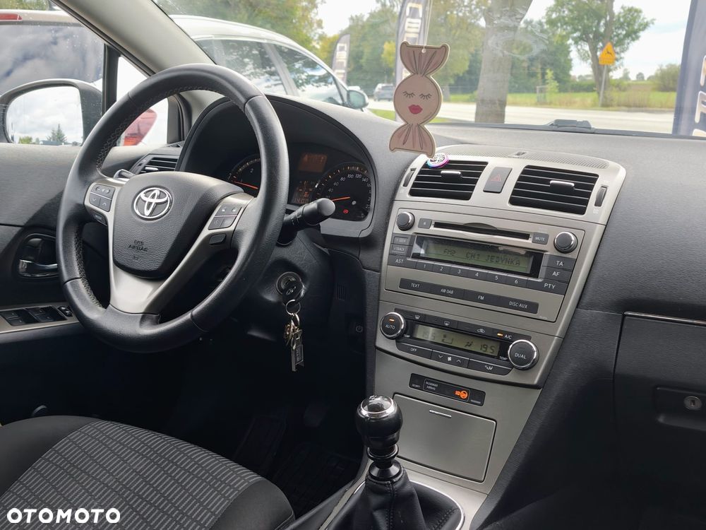 Toyota Avensis - 25