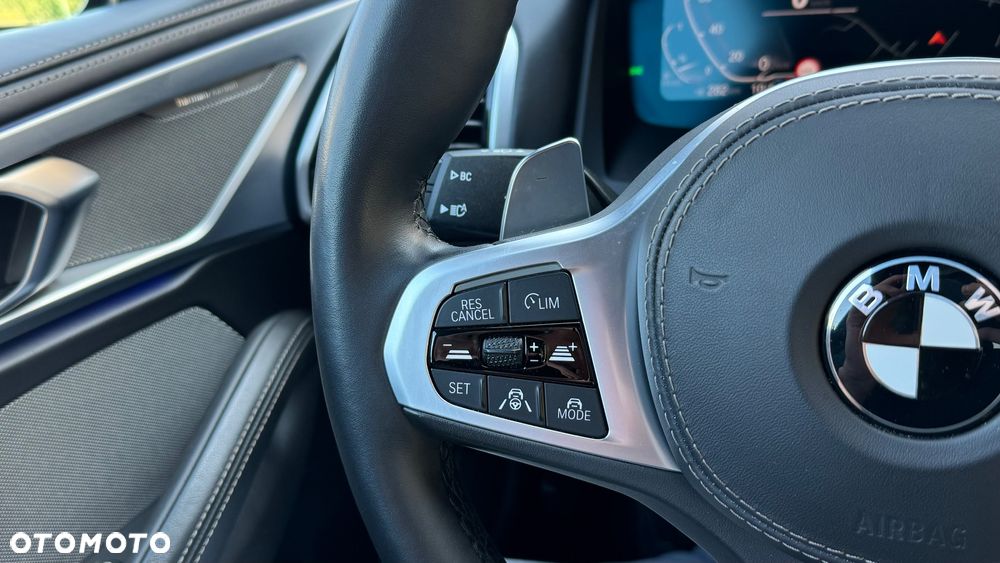 BMW Seria 8 - 26