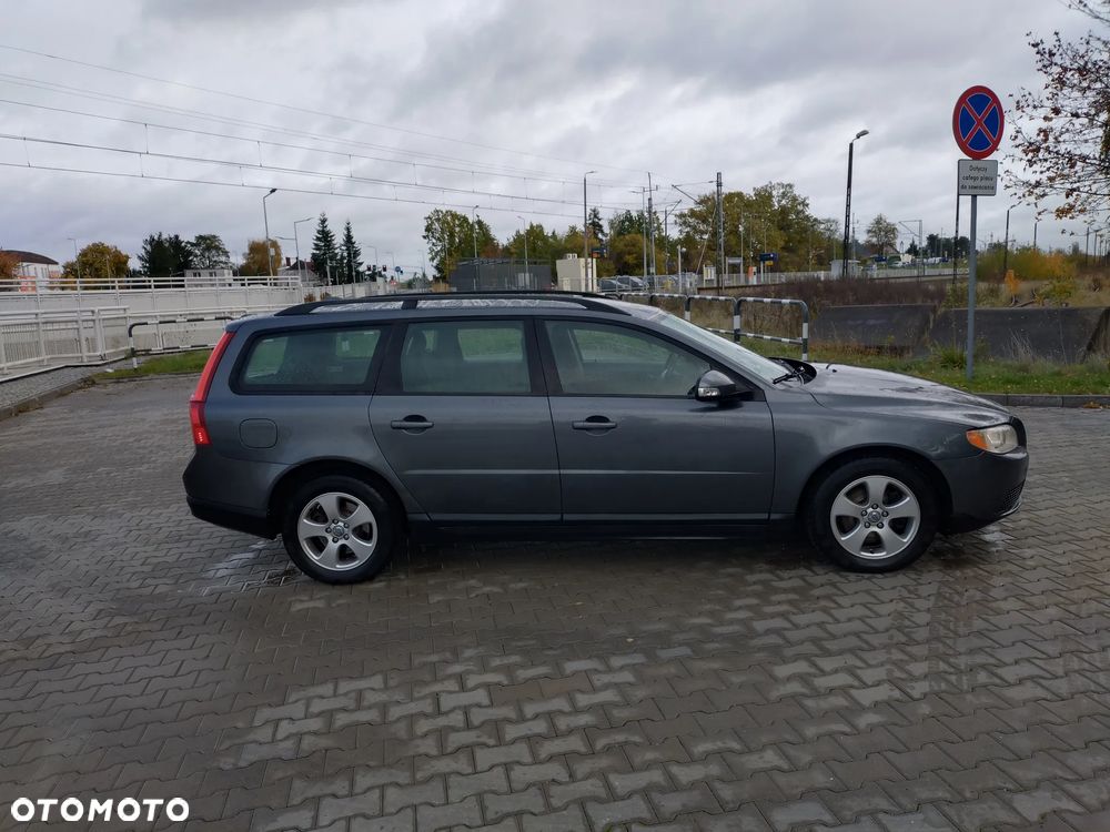 Volvo V70 2.0D Momentum - 1