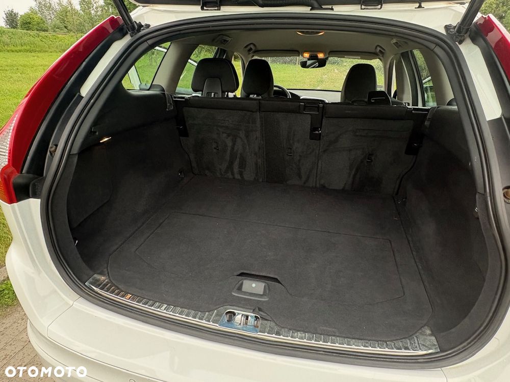 Volvo XC 60 D4 AWD Momentum - 10