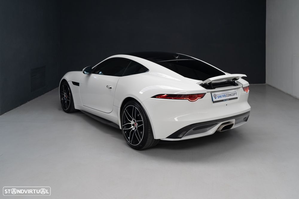 Jaguar F-Type 2.0 i4 Chequered Flag - 23