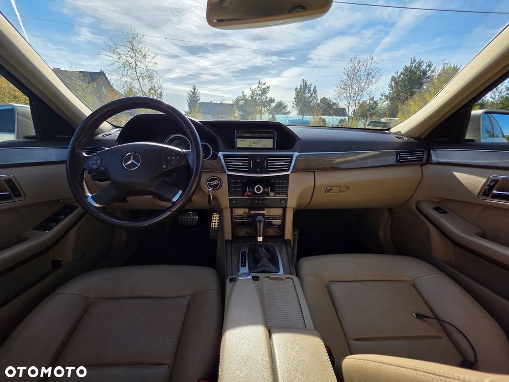 Mercedes-Benz Klasa E 250 CDI DPF BlueEFFICIENCY Automatik Elegance - 9