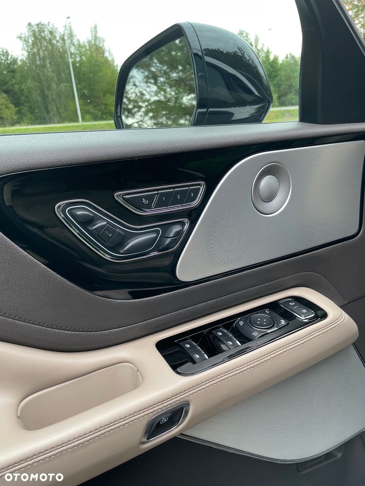 Lincoln Aviator - 24