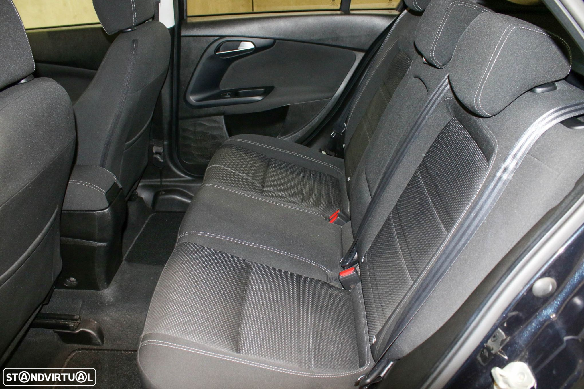 Fiat Tipo Station Wagon 1.3 M-Jet Lounge Tech - 20