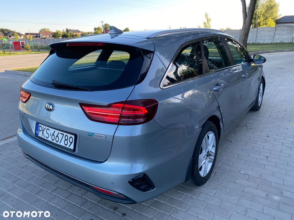 Kia Ceed 1.6 CRDi mHEV M - 11