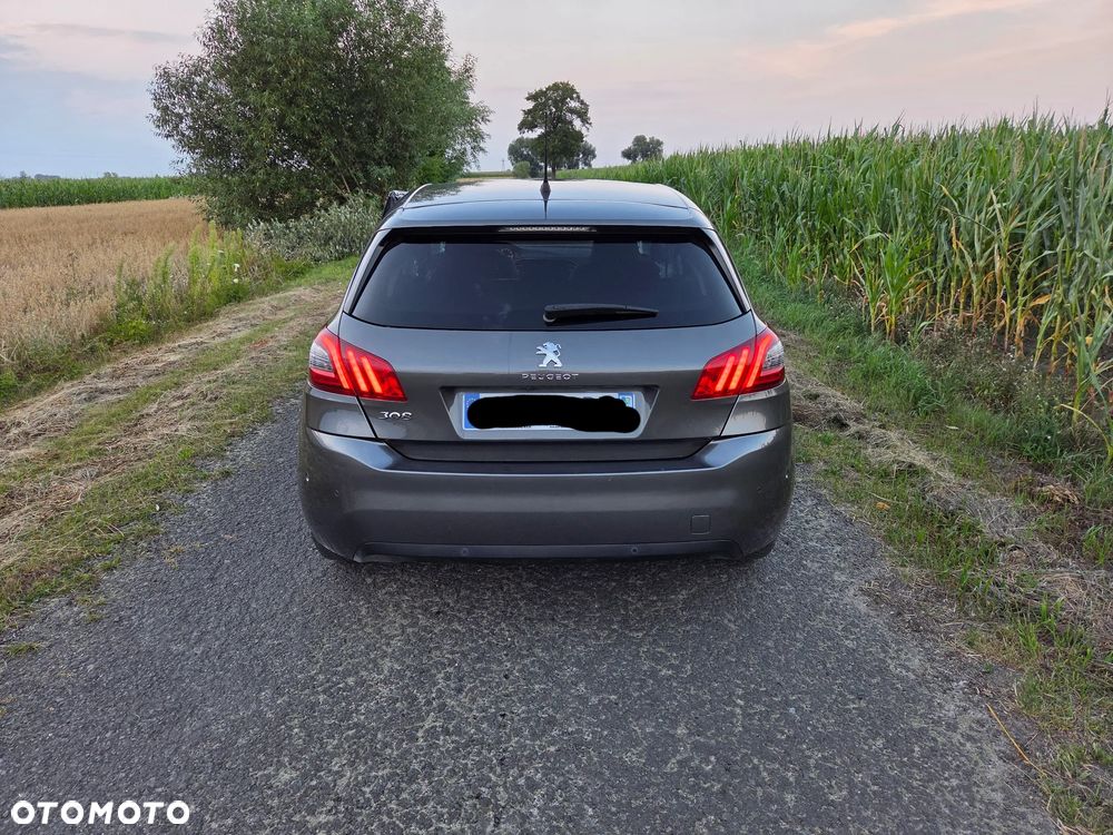 Peugeot 308 1.2 PureTech GPF Road Trip S&S EAT8 - 8