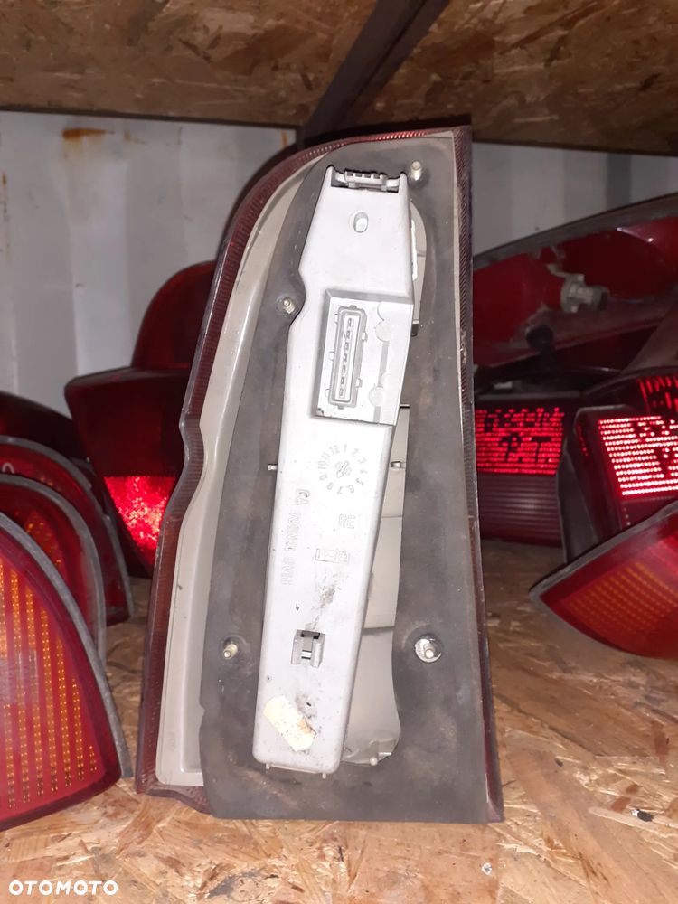 LAMPA TYLNA TYŁ PRAWY PRAWA FORD ESCORT KOMBI COMBI - 2