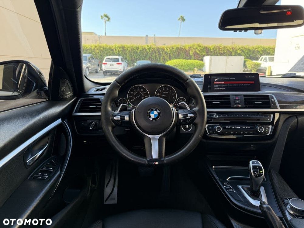BMW Seria 3 330i xDrive Edition M Sport Shadow - 9