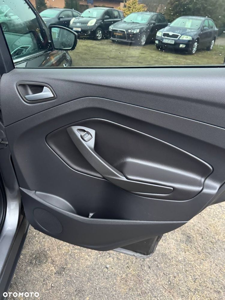 Ford Kuga 2.0 TDCi 4x4 Titanium - 29