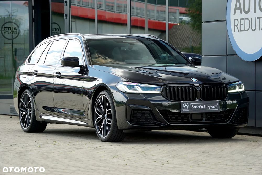 BMW Seria 5 540d xDrive Touring M Sport Edition - 9