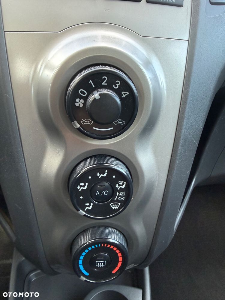 Toyota Yaris 1.33 VVT-i Cool - 23