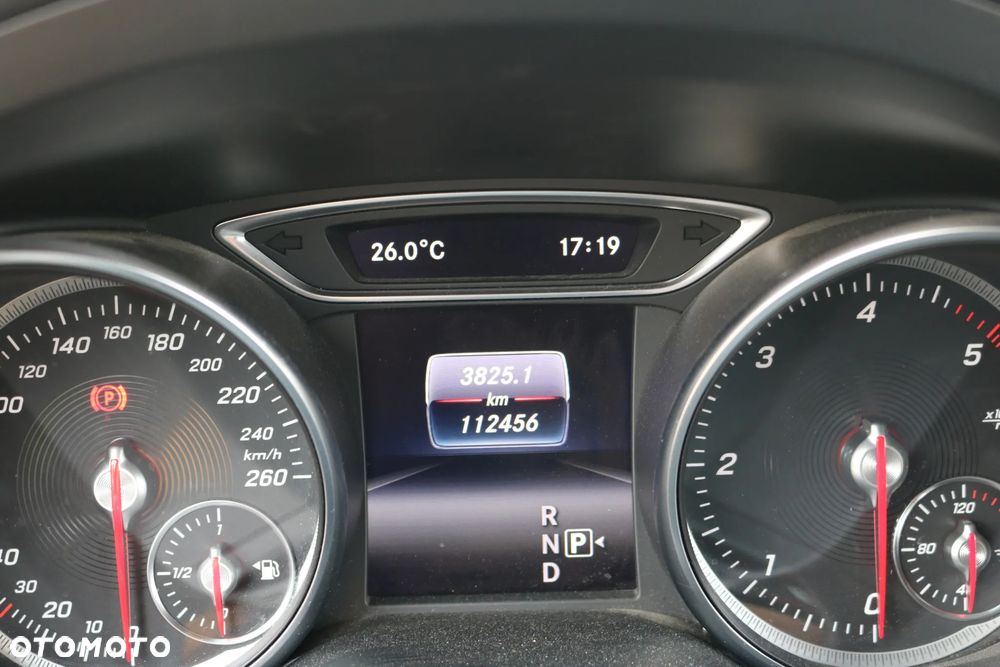Mercedes-Benz GLA 200 d 4Matic 7G-DCT AMG Line - 11