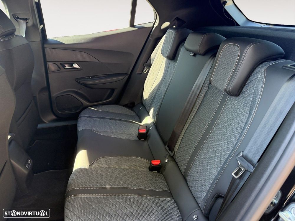 Peugeot e-2008 54 kWh Allure - 12
