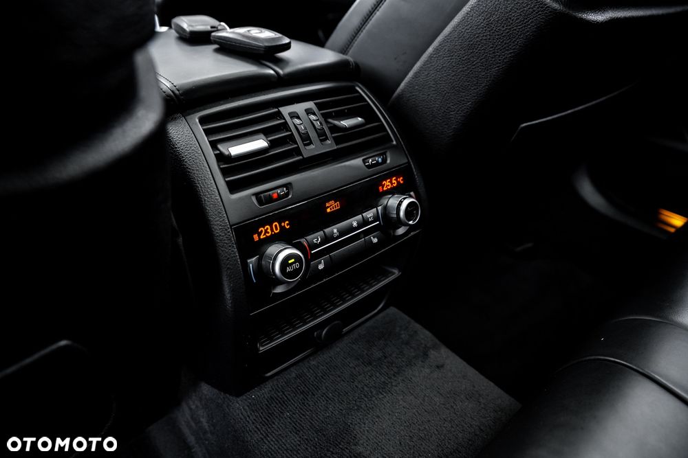 BMW Seria 5 M550d xDrive - 20