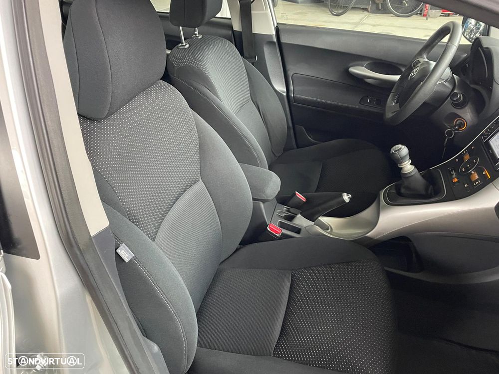 Toyota Auris 1.4 D-4D Cool - 18