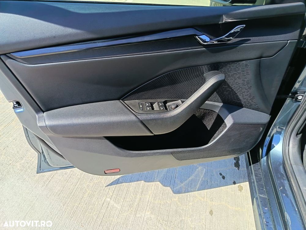 Skoda Octavia 2.0 TDI DSG Ambition - 5