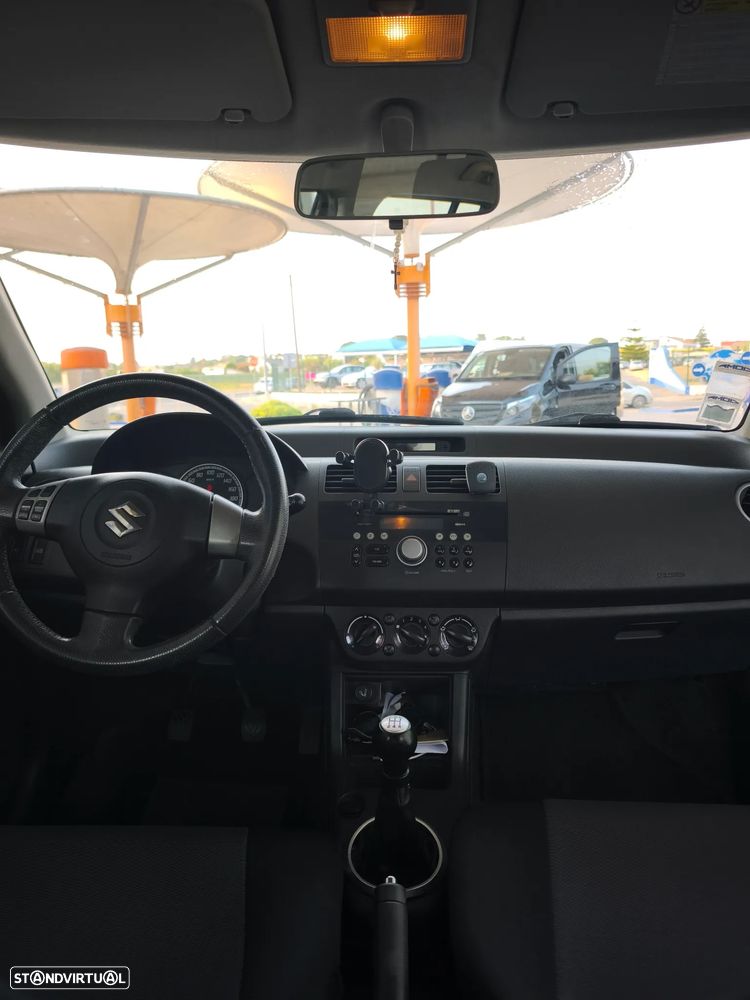 Suzuki Swift 1.3 DDiS GL - 7