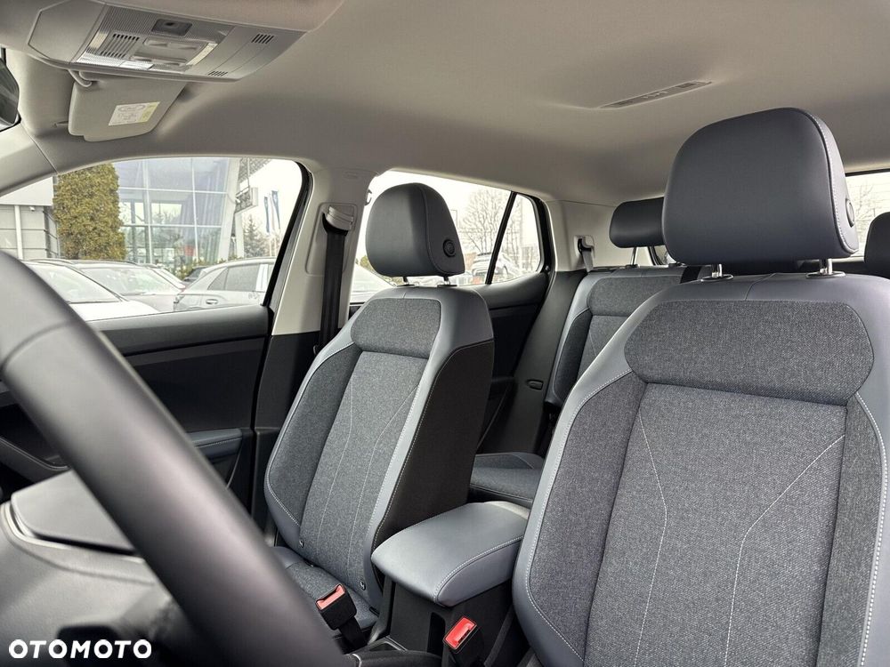 Volkswagen T-Cross - 12