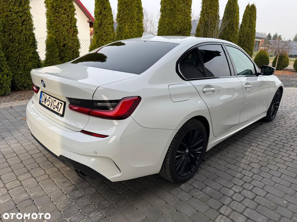 BMW Seria 3 318d M Sport - 32