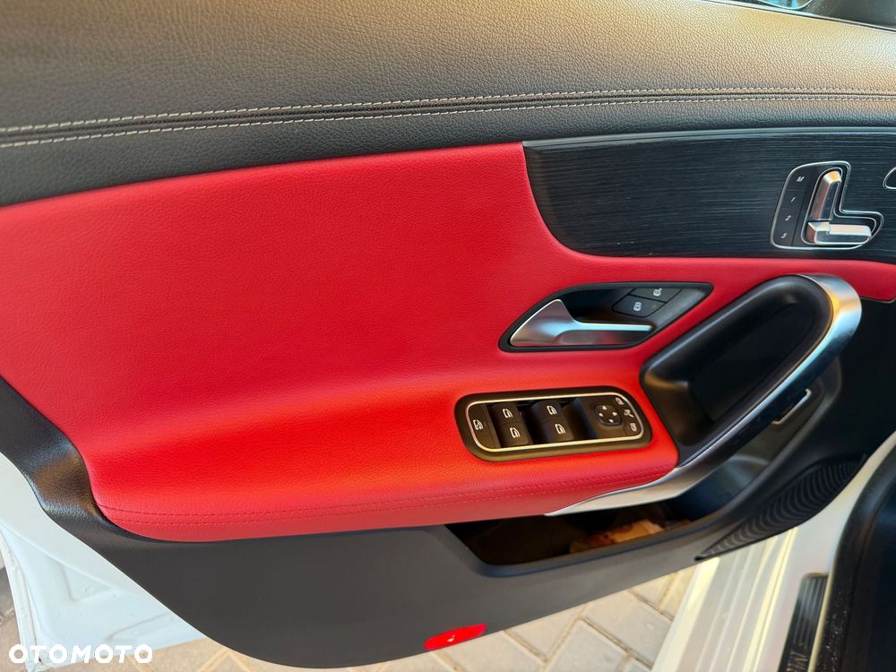 Mercedes-Benz CLA 250 4-Matic AMG Line 7G-DCT - 15