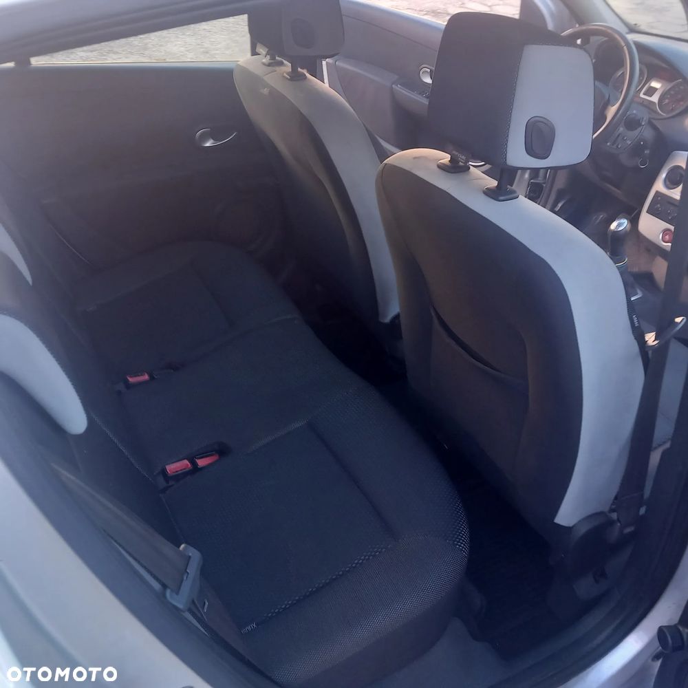 Renault Clio Grandtour 1.2 16V 75 Dynamique - 21