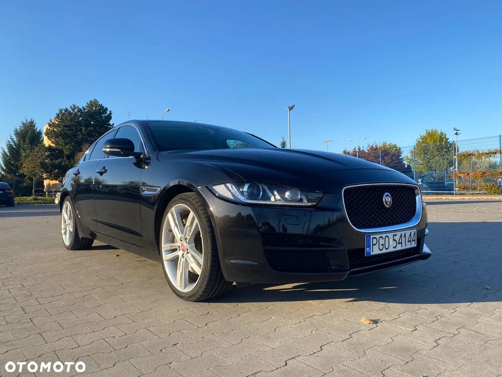 Jaguar XE 2.0 T Prestige - 2