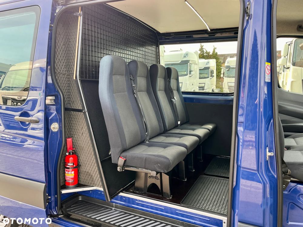 Volkswagen CRAFTER 7 OSÓB / SALON POLSKA / BEZWYPADKOWY / PIERWSZY WŁAŚCICIEL / 2.0 140KM ! ! - 19