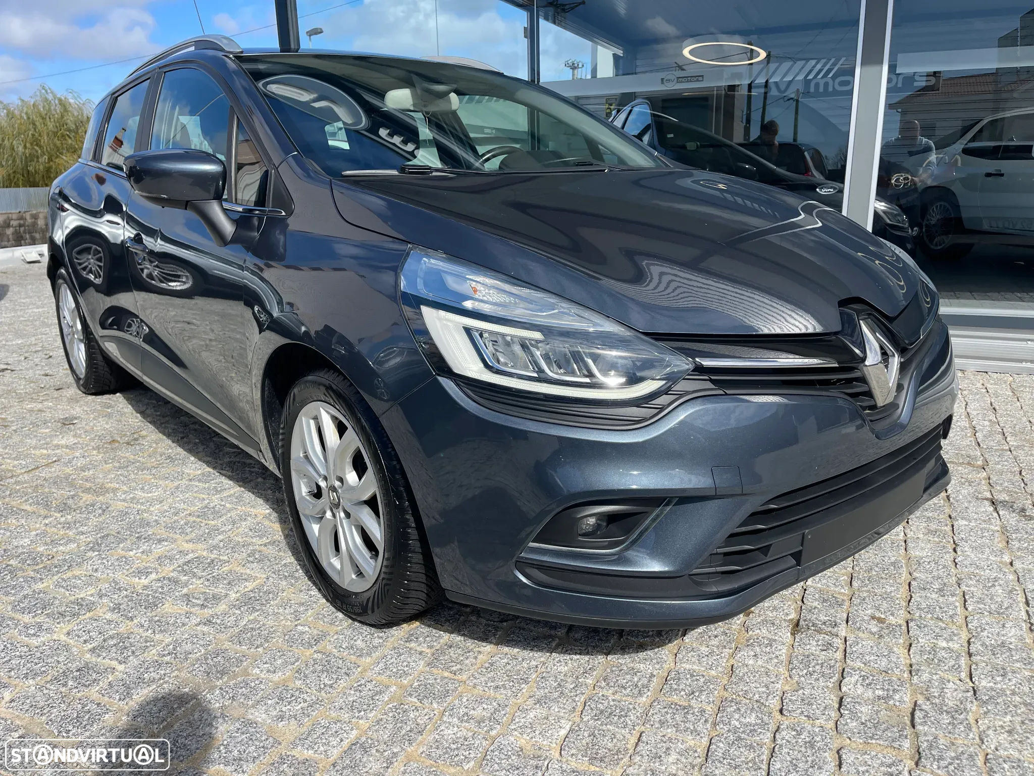 Renault Clio Sport Tourer (Energy) dCi 90 Start & Stop INTENS - 3