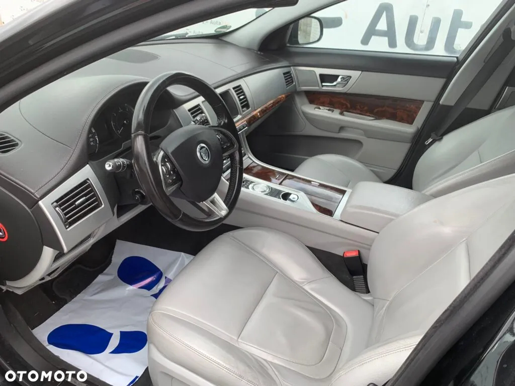 Jaguar XF 3.0 V6 D S Luxury - 7