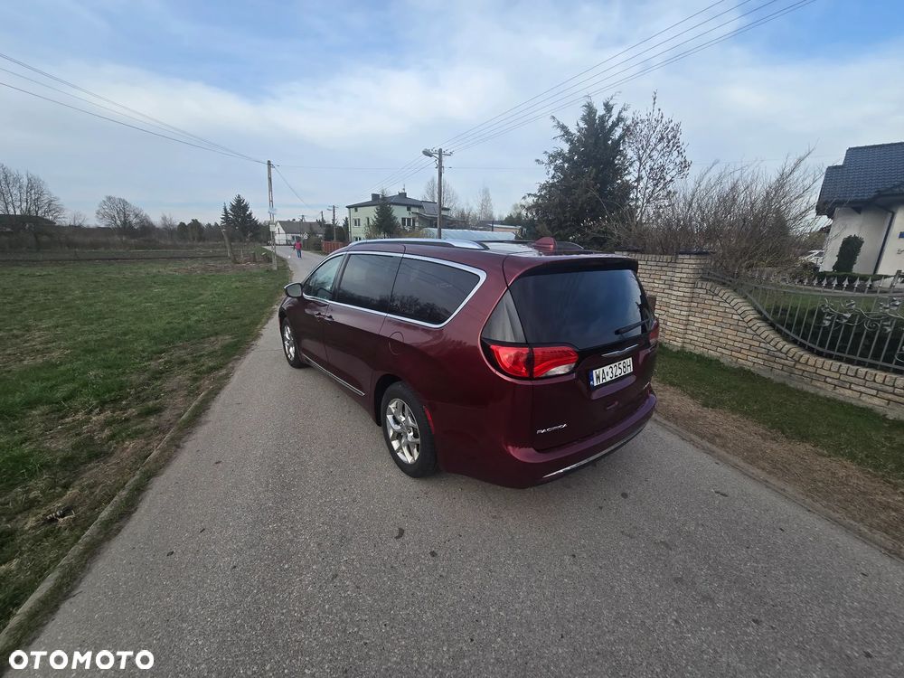 Chrysler Pacifica - 13