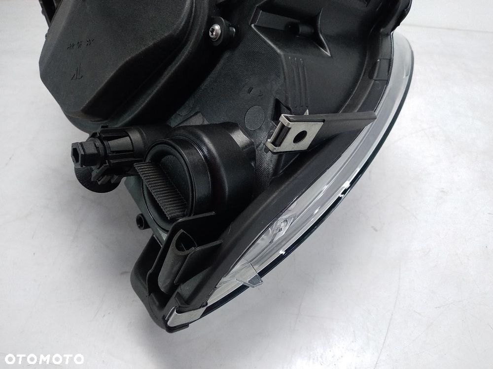 LAMPA LEWA BI-XENON BMW E93 LCI 7273208 1307023437 - 9