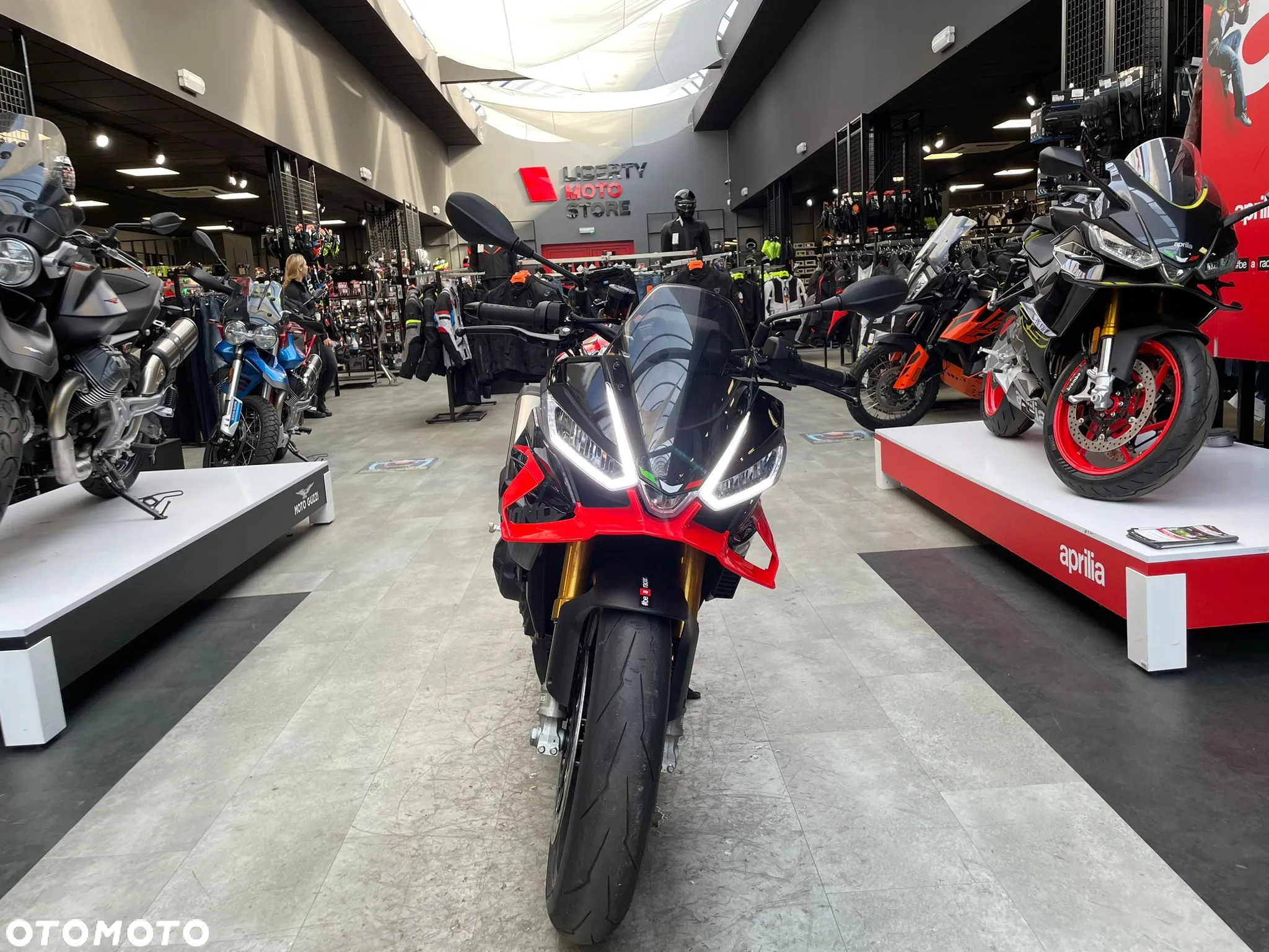 Aprilia Tuono - 7