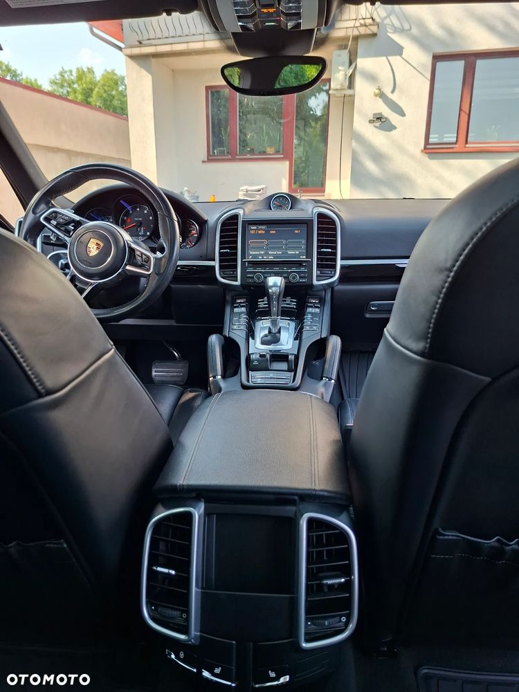 Porsche Cayenne - 12