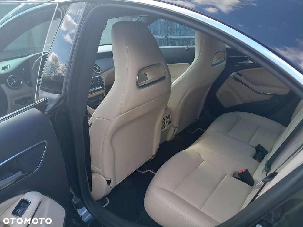 Mercedes-Benz CLA 250 4Matic 7G-DCT AMG Line - 7