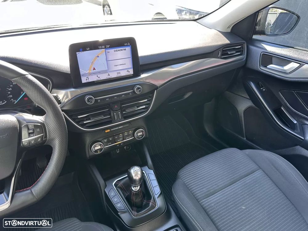 Ford Focus 1.0 EcoBoost S&S TITANIUM - 28